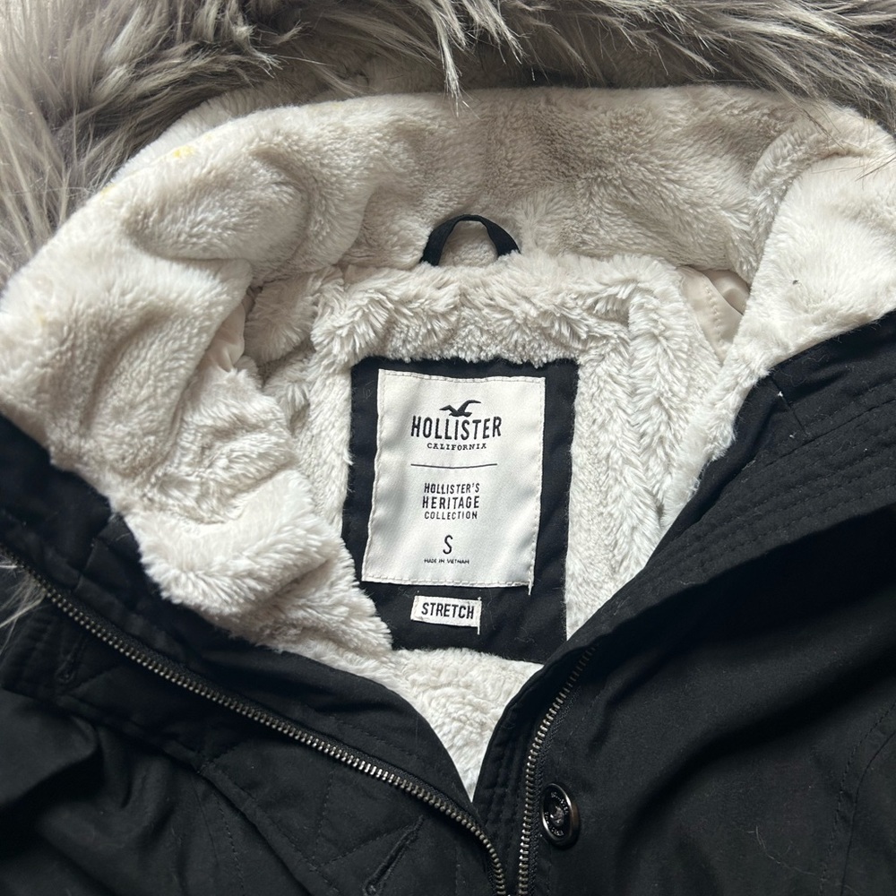 Hollister Black Puffer with Cream Fleece